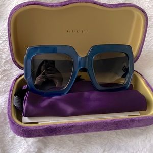 Gucci 54mm square sunglasses 🕶